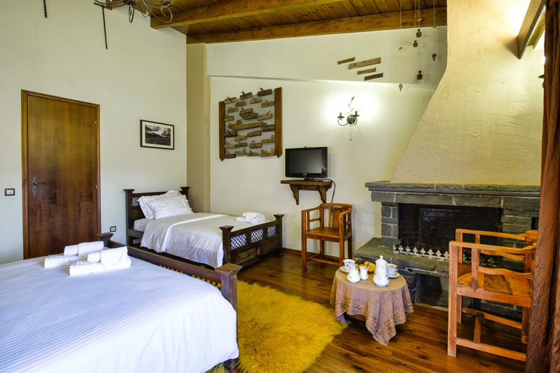 τρίκλινα στα Τζουμέρκα